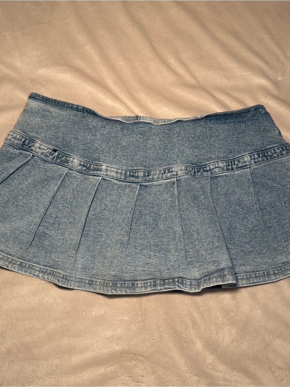 BDG Y2K Washed Blue Denim Pleated Micro Skirt with Side Buckle - Picture 2 of 6